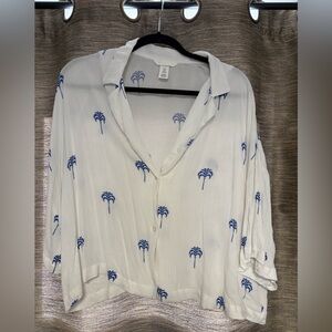 H&M White and Blue Palm Print Button Down resort Shirt